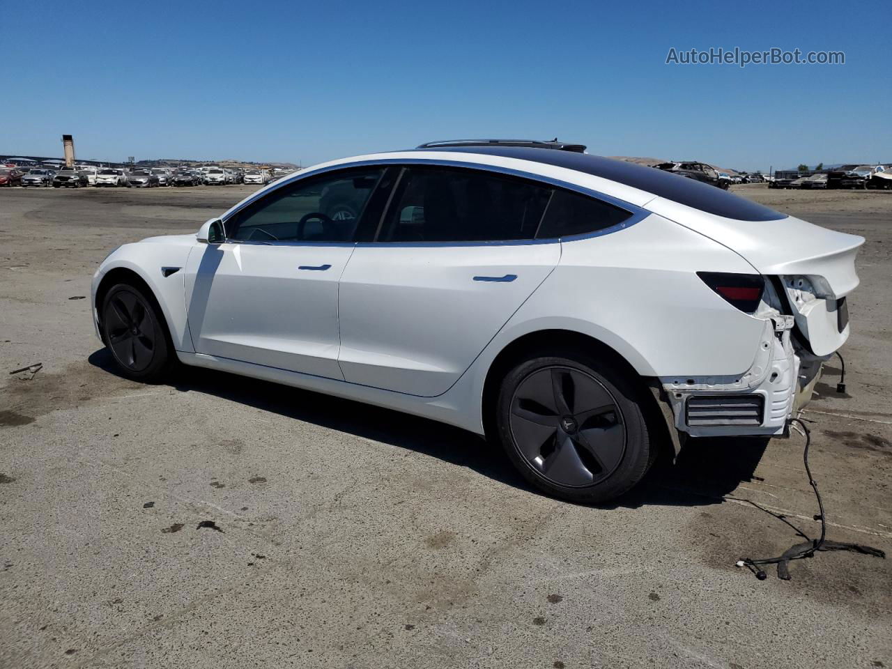 2018 Tesla Model 3  White vin: 5YJ3E1EA9JF162119