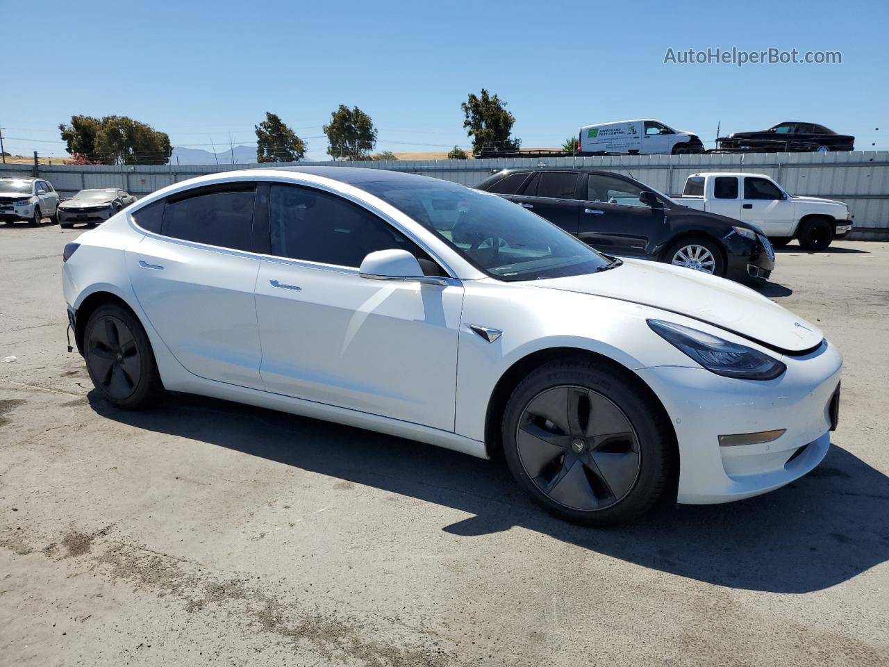 2018 Tesla Model 3  White vin: 5YJ3E1EA9JF162119