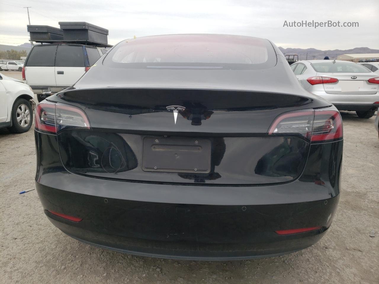 2018 Tesla Model 3  Черный vin: 5YJ3E1EA9JF171869