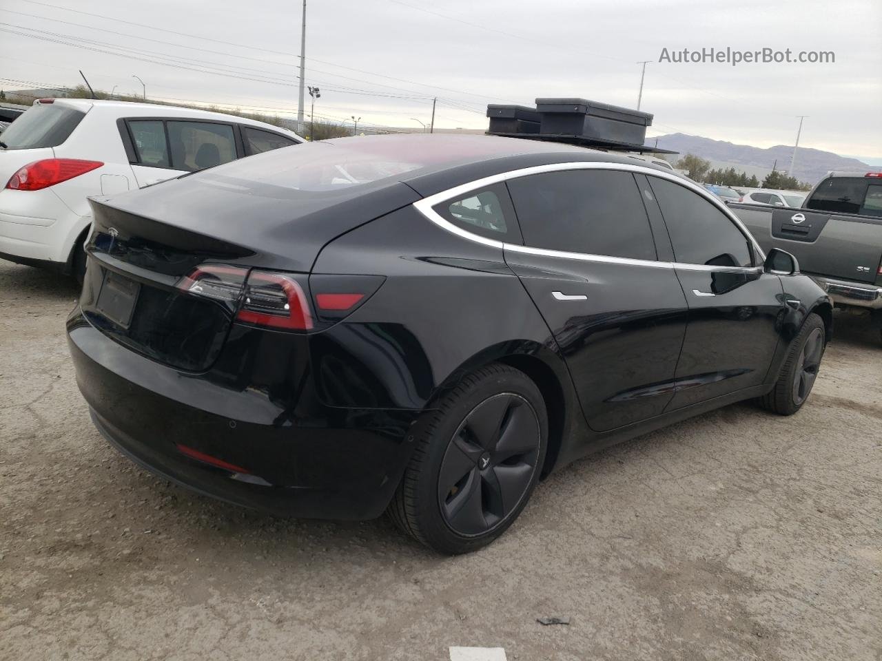 2018 Tesla Model 3  Черный vin: 5YJ3E1EA9JF171869