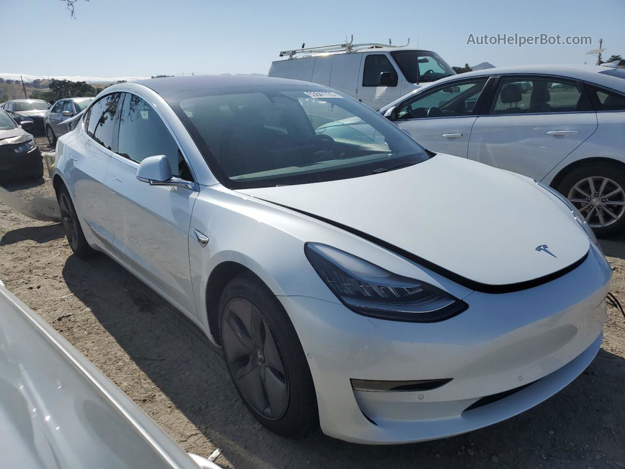 2019 Tesla Model 3  Белый vin: 5YJ3E1EA9KF310111