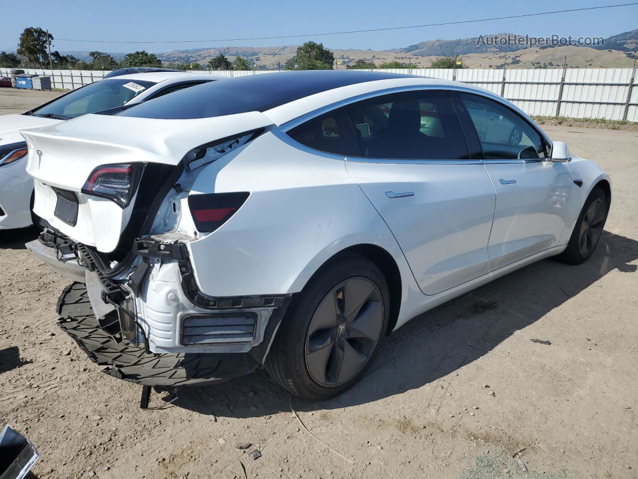 2019 Tesla Model 3  White vin: 5YJ3E1EA9KF310111