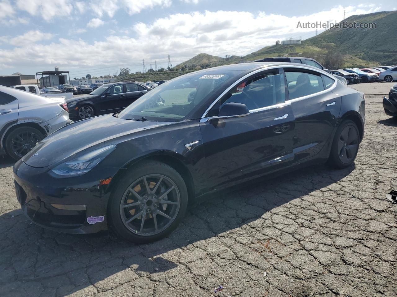 2019 Tesla Model 3  Черный vin: 5YJ3E1EA9KF398268