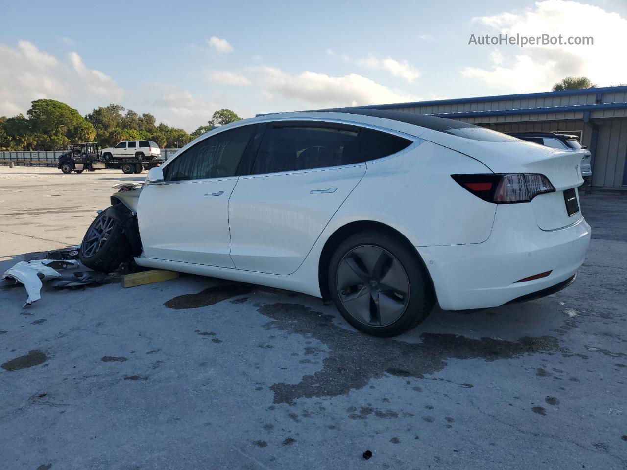 2019 Tesla Model 3  White vin: 5YJ3E1EA9KF401363