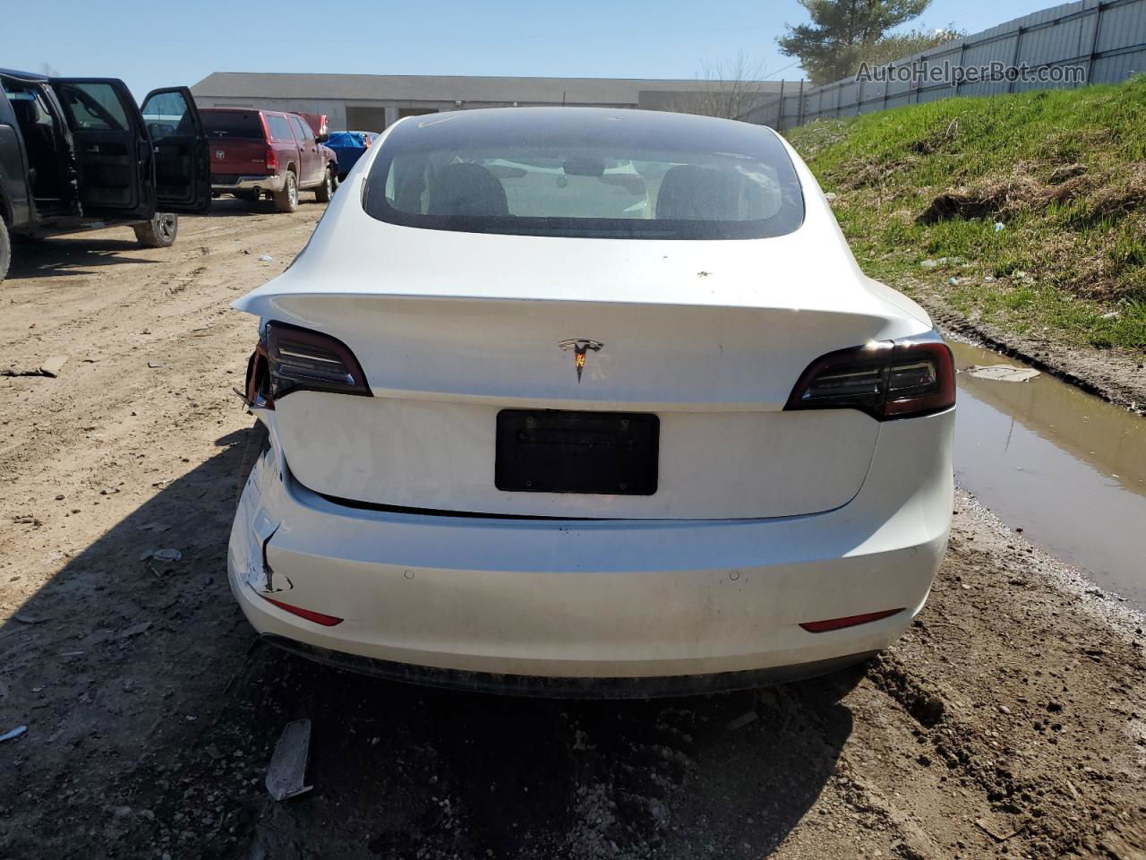 2020 Tesla Model 3  Белый vin: 5YJ3E1EA9LF598018