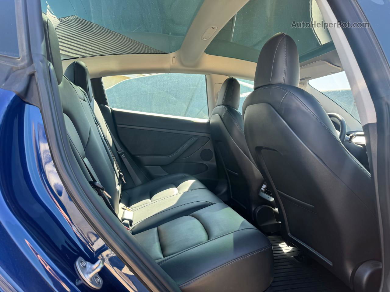 2022 Tesla Model 3 Blue vin: 5YJ3E1EA9NF369552