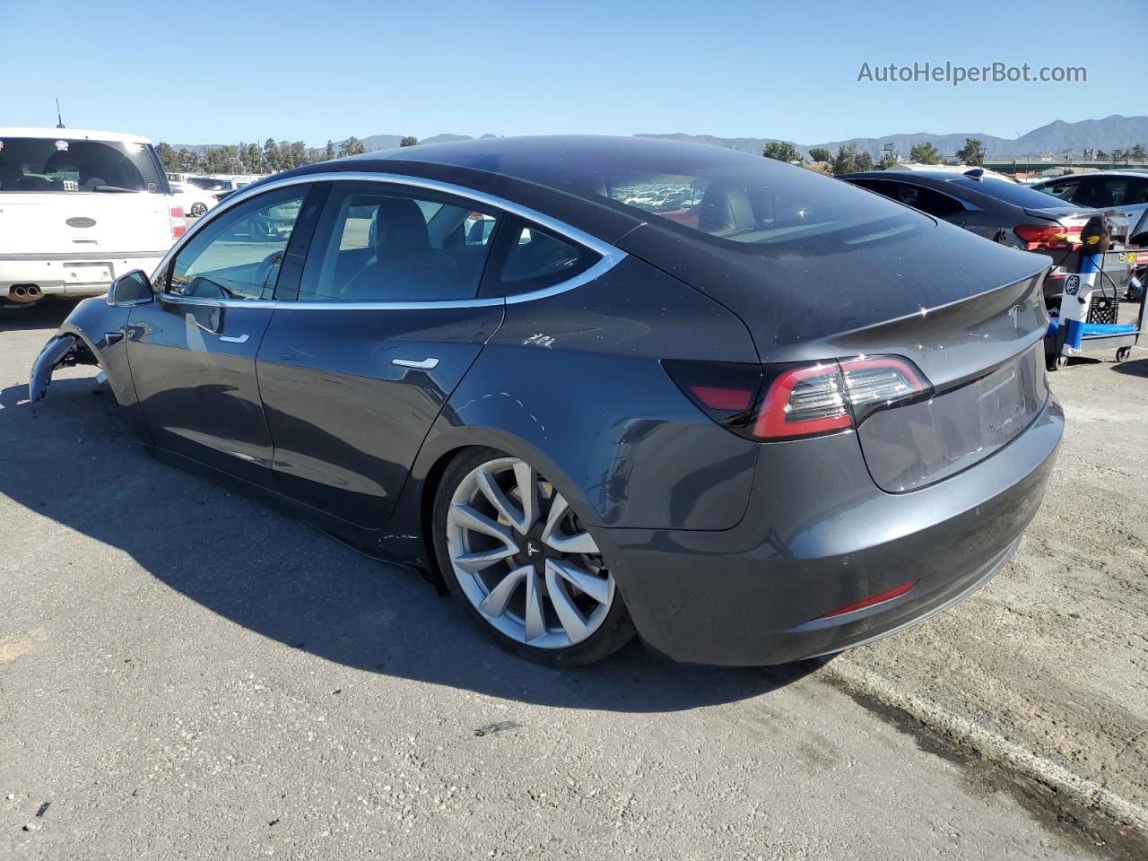 2018 Tesla Model 3  Silver vin: 5YJ3E1EAXJF015078