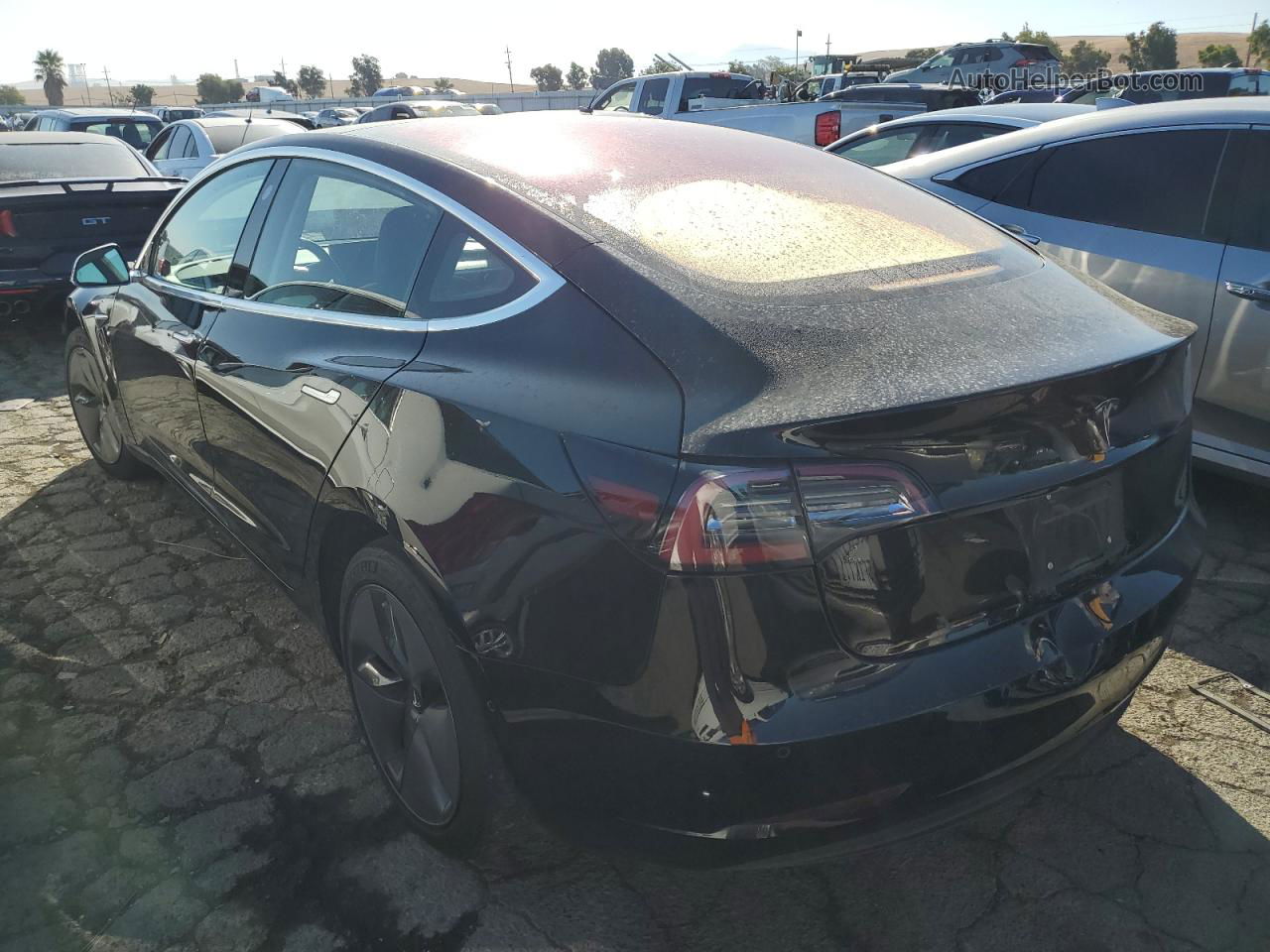 2018 Tesla Model 3  Черный vin: 5YJ3E1EAXJF016148