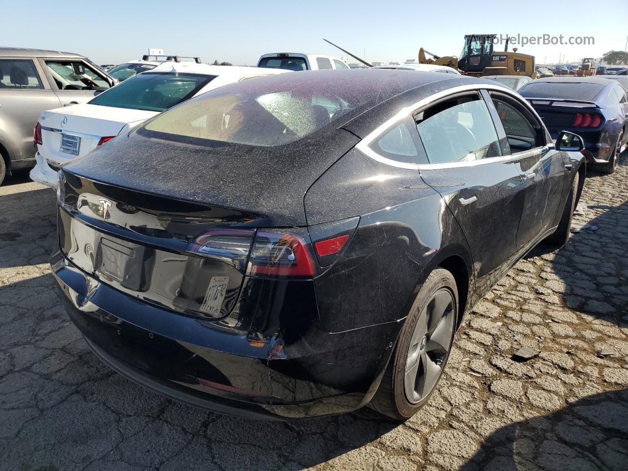 2018 Tesla Model 3  Черный vin: 5YJ3E1EAXJF016148