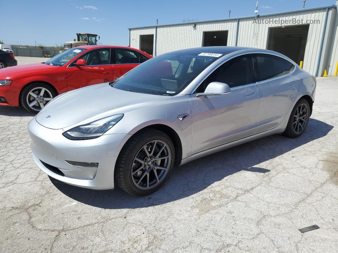 2018 Tesla Model 3  Серебряный vin: 5YJ3E1EAXJF095370