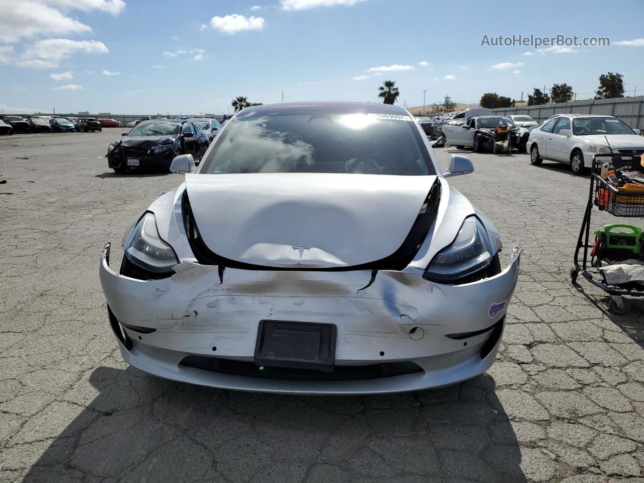 2018 Tesla Model 3  Silver vin: 5YJ3E1EAXJF098463