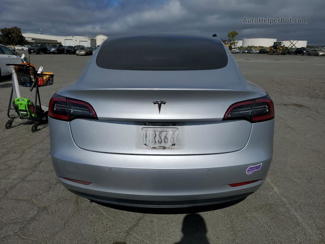 2018 Tesla Model 3  Silver vin: 5YJ3E1EAXJF098463