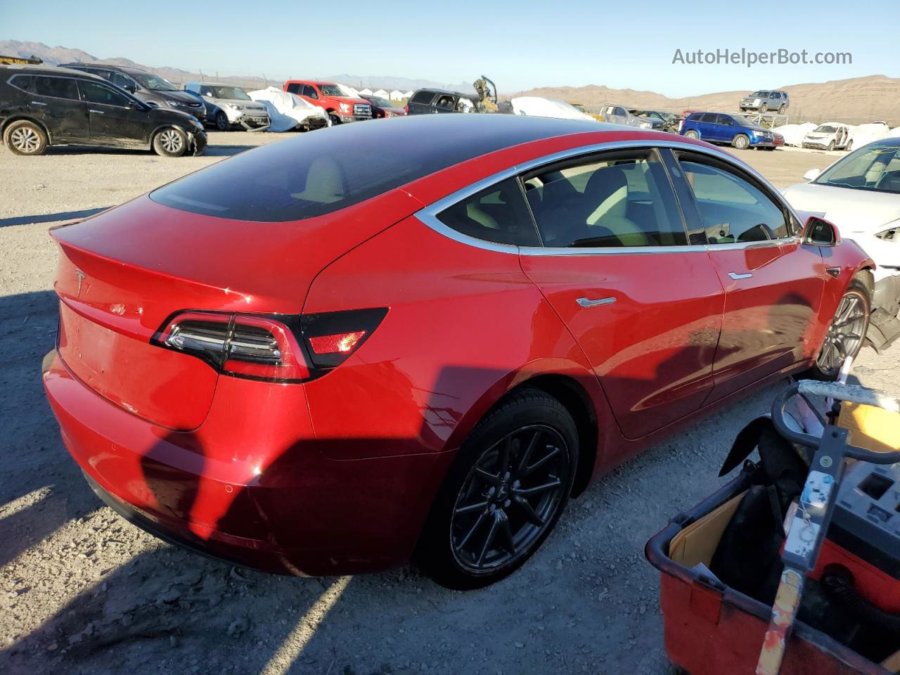 2018 Tesla Model 3  Red vin: 5YJ3E1EAXJF167474