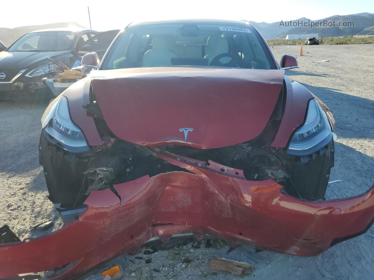 2018 Tesla Model 3  Красный vin: 5YJ3E1EAXJF167474