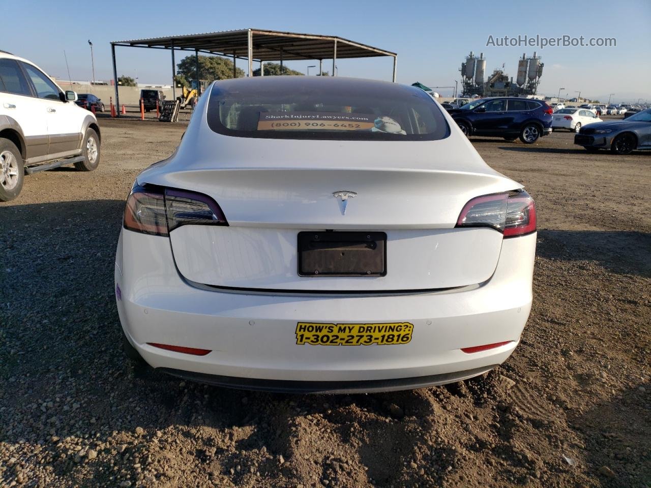 2019 Tesla Model 3  White vin: 5YJ3E1EAXKF208333