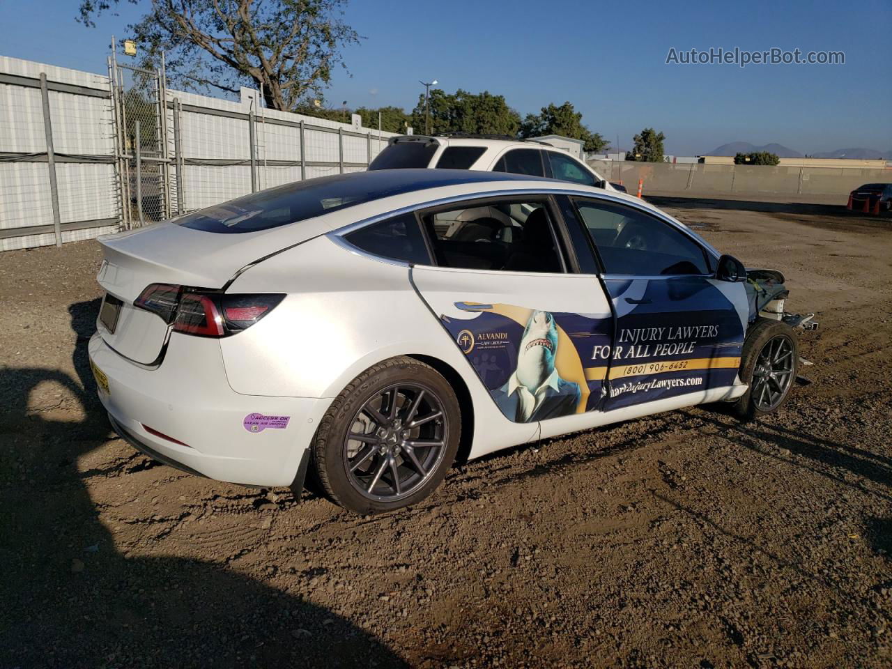 2019 Tesla Model 3  White vin: 5YJ3E1EAXKF208333