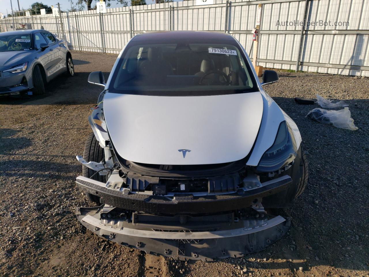 2019 Tesla Model 3  Белый vin: 5YJ3E1EAXKF208333