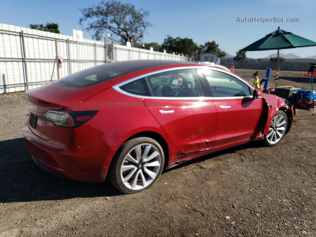 2019 Tesla Model 3  Красный vin: 5YJ3E1EAXKF314474