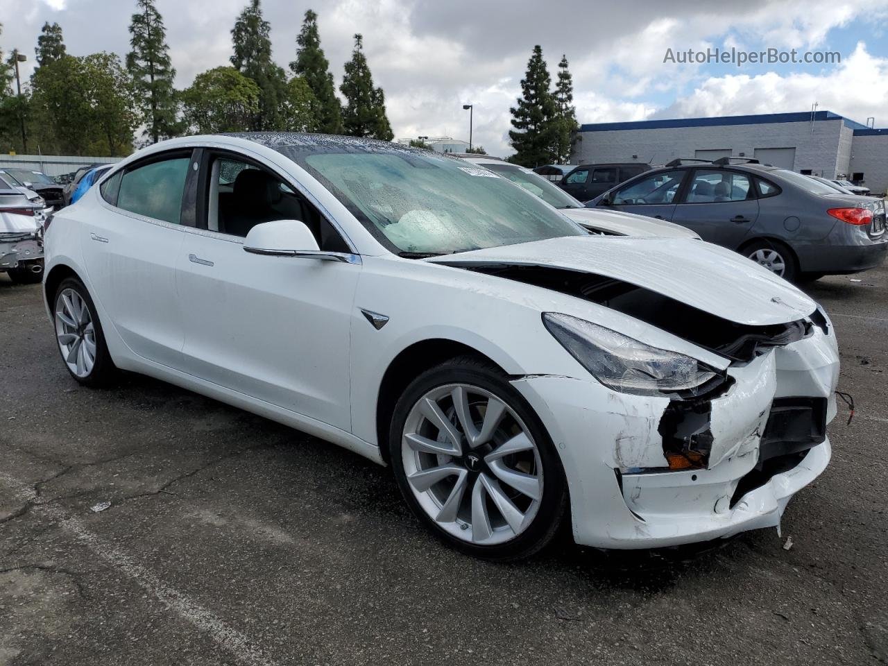 2019 Tesla Model 3  White vin: 5YJ3E1EAXKF436400