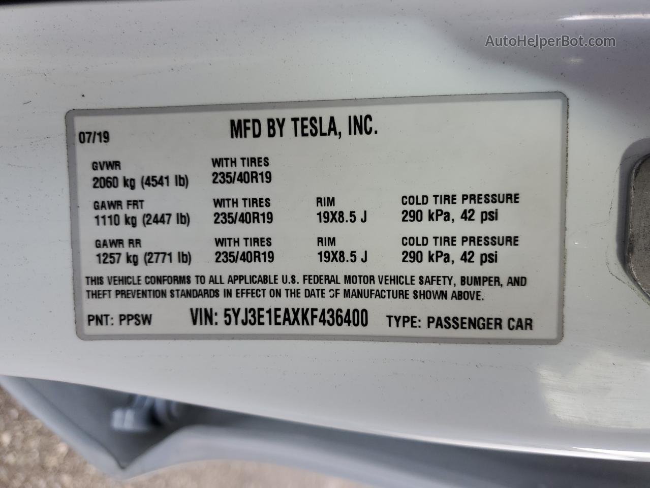 2019 Tesla Model 3  Белый vin: 5YJ3E1EAXKF436400