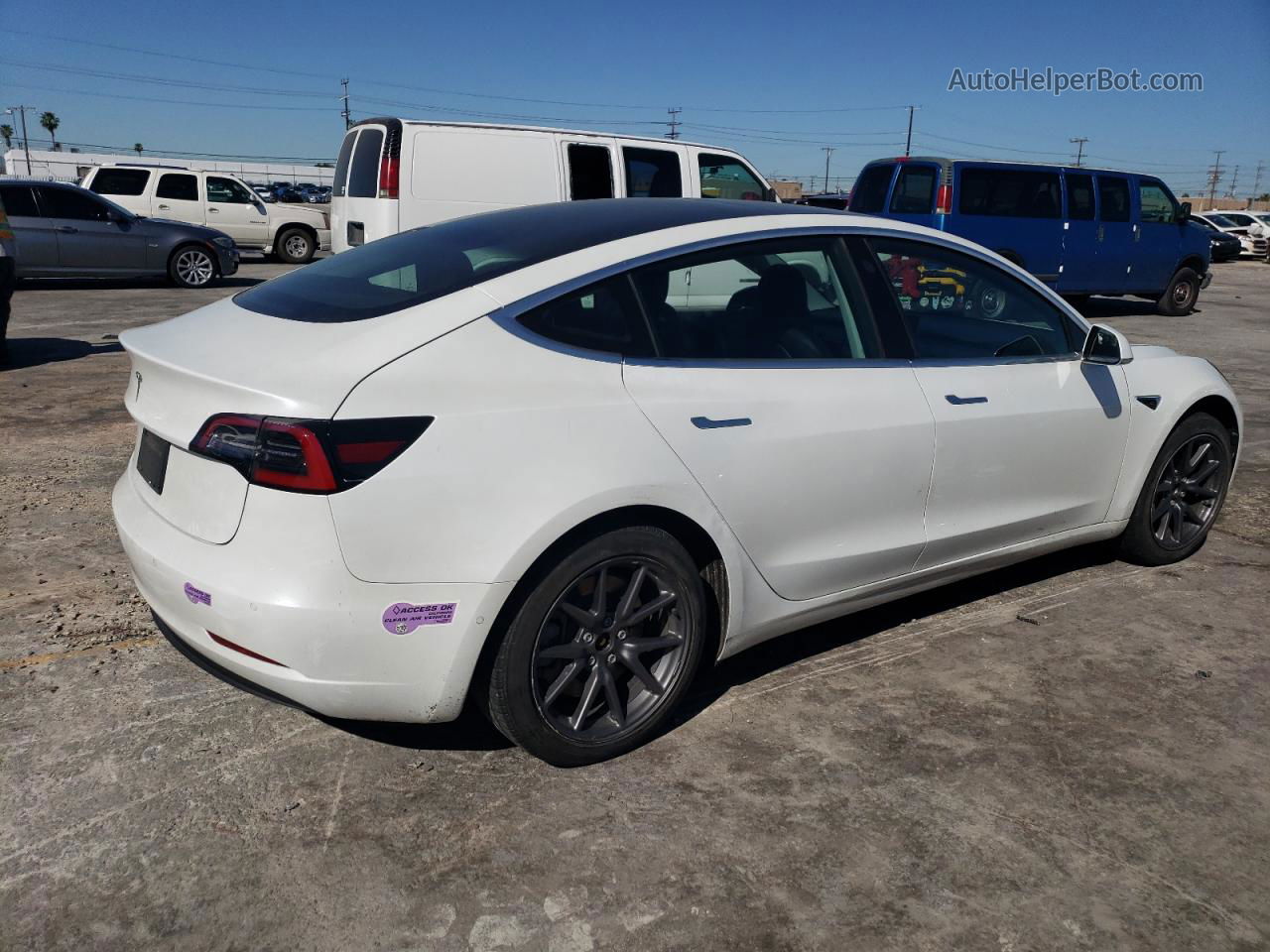 2019 Tesla Model 3  White vin: 5YJ3E1EAXKF447980