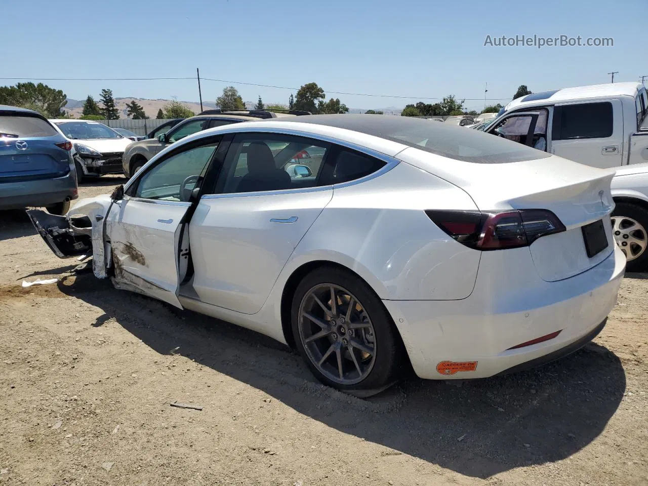 2020 Tesla Model 3  White vin: 5YJ3E1EAXLF613576