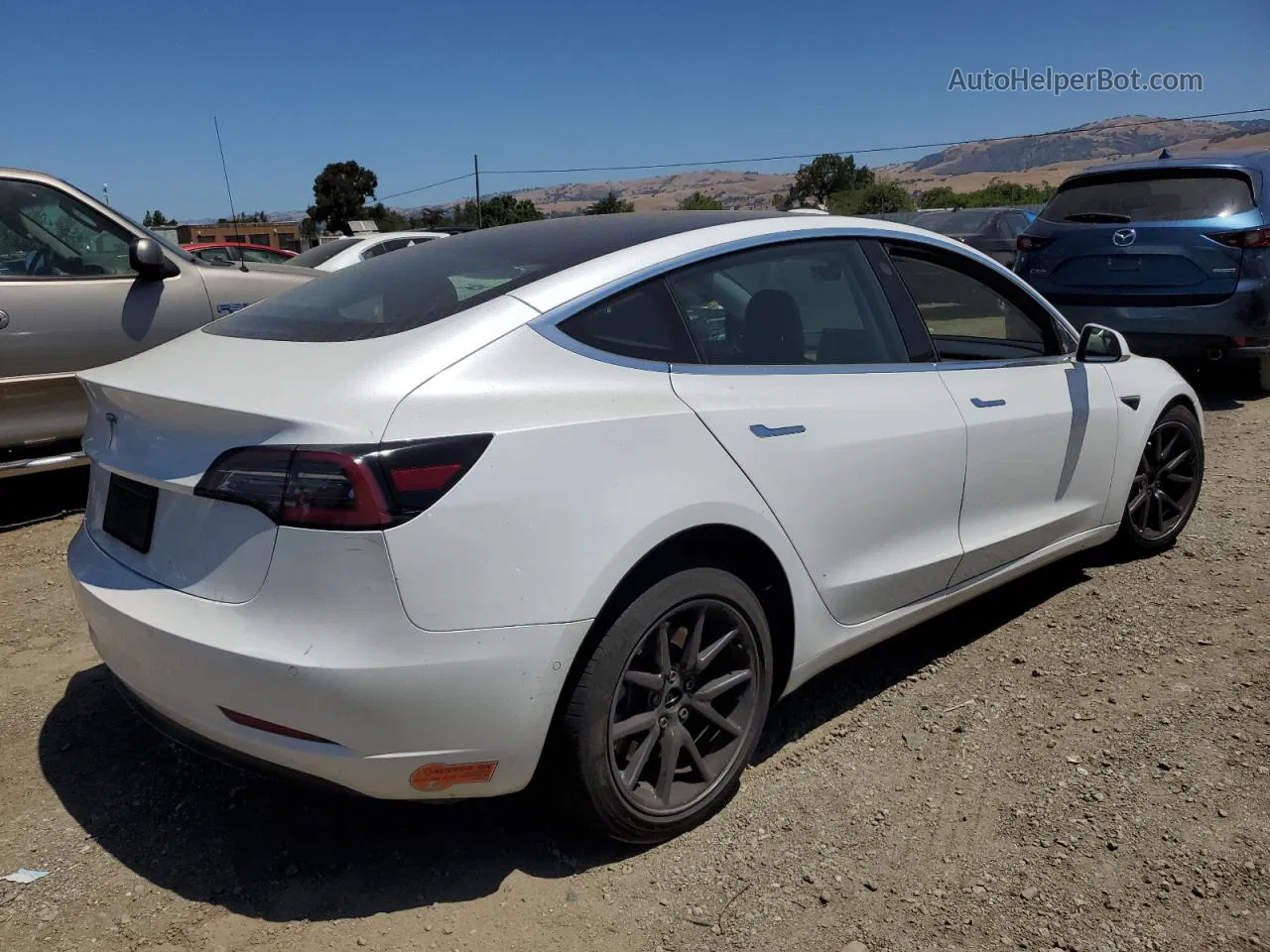 2020 Tesla Model 3  White vin: 5YJ3E1EAXLF613576