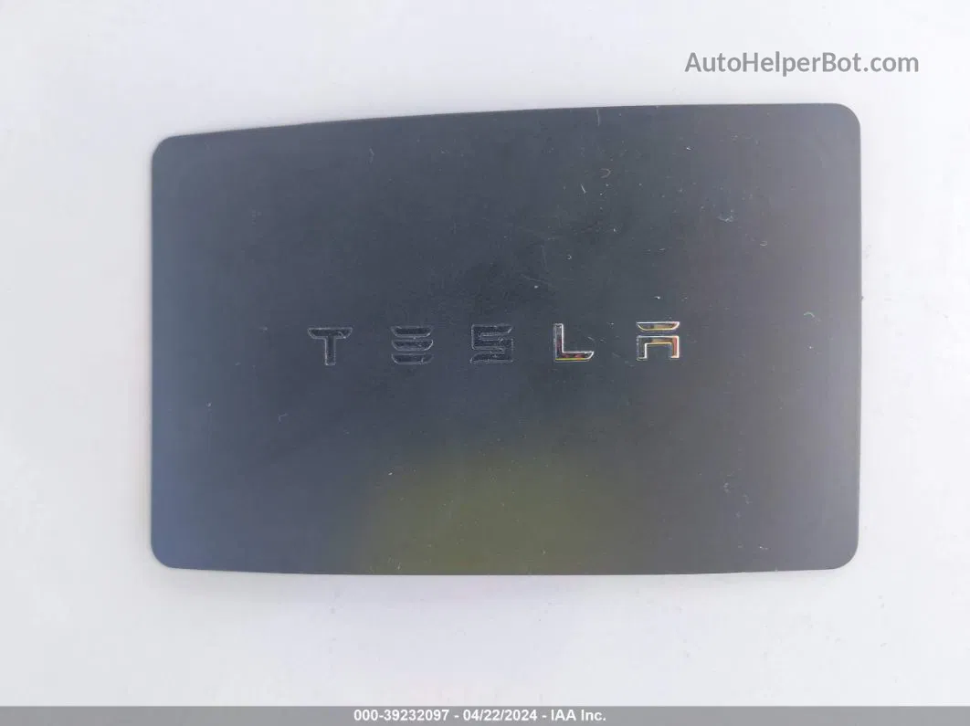 2020 Tesla Model 3 Standard Range Plus Rear-wheel Drive/standard Range Rear-wheel Drive Red vin: 5YJ3E1EAXLF792976