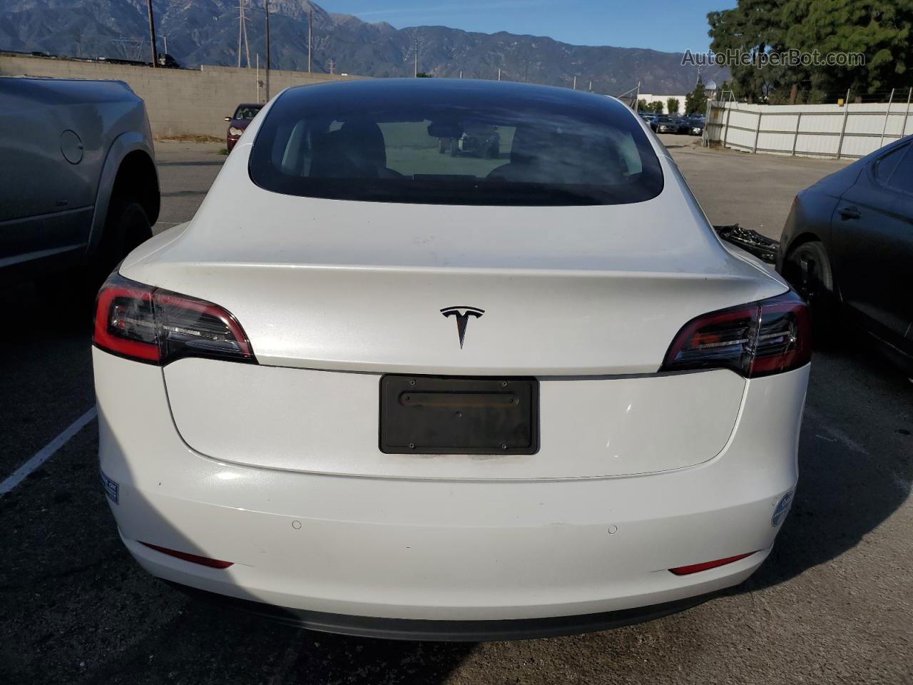 2021 Tesla Model 3  White vin: 5YJ3E1EAXMF026988