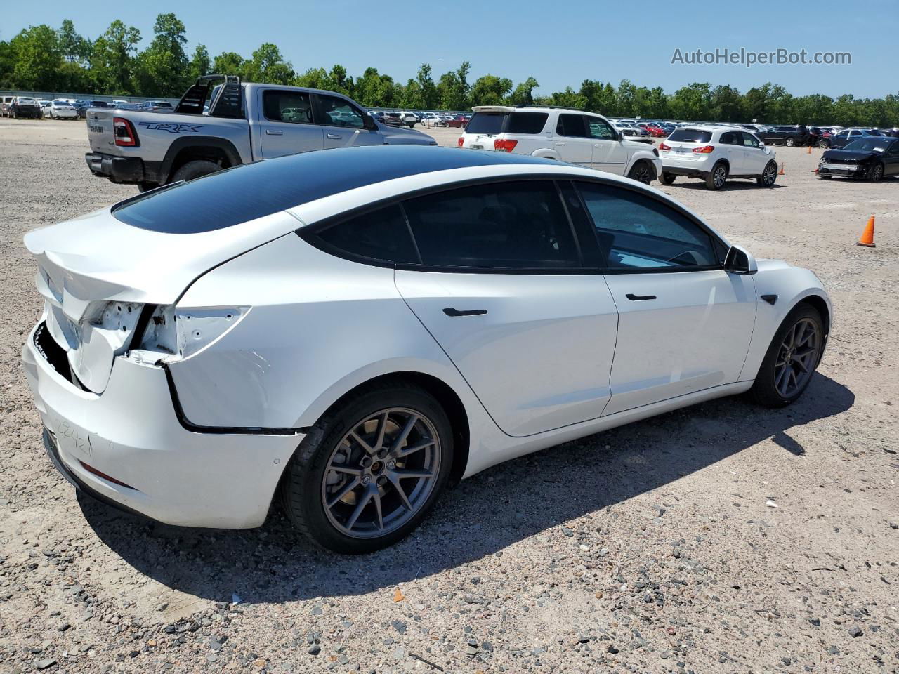 2021 Tesla Model 3  White vin: 5YJ3E1EAXMF090674