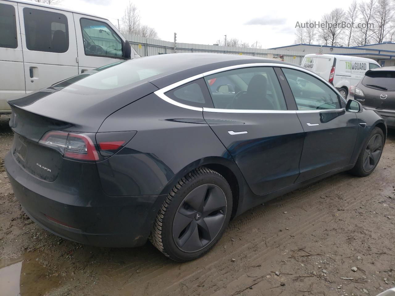 2018 Tesla Model 3  Черный vin: 5YJ3E1EB0JF130250