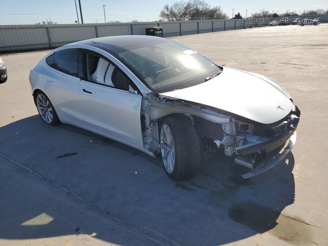 2019 Tesla Model 3  White vin: 5YJ3E1EB0KF192071