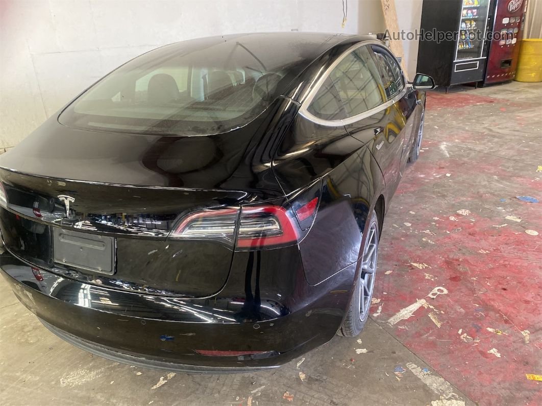 2019 Tesla Model 3   Белый vin: 5YJ3E1EB0KF193429