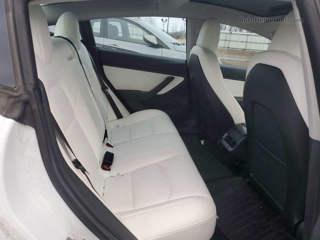 2019 Tesla Model 3  White vin: 5YJ3E1EB0KF195567