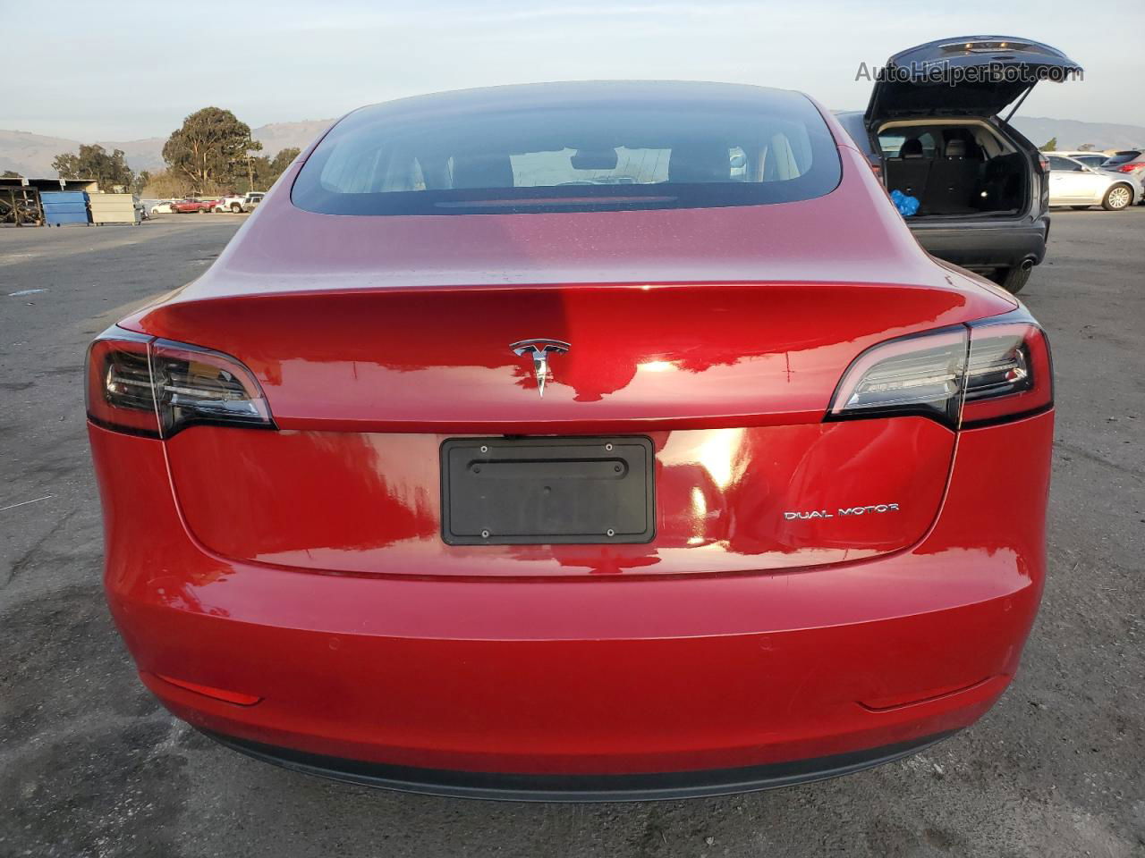 2019 Tesla Model 3  Red vin: 5YJ3E1EB0KF452503