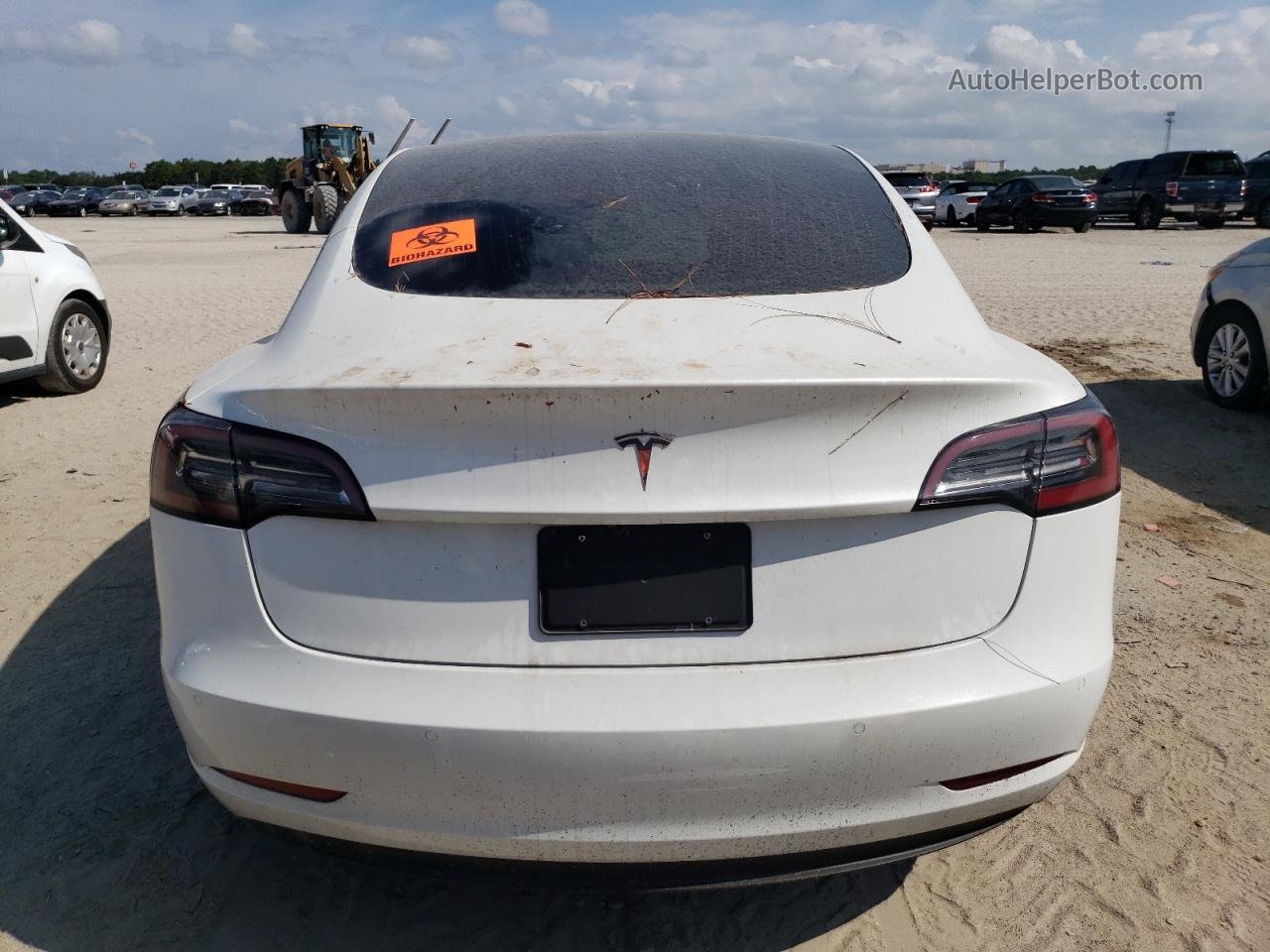 2019 Tesla Model 3  White vin: 5YJ3E1EB0KF493424