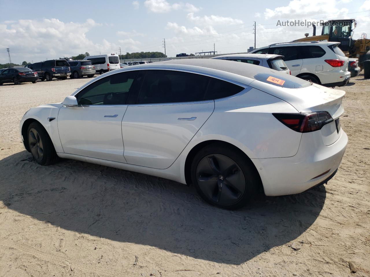 2019 Tesla Model 3  White vin: 5YJ3E1EB0KF493424