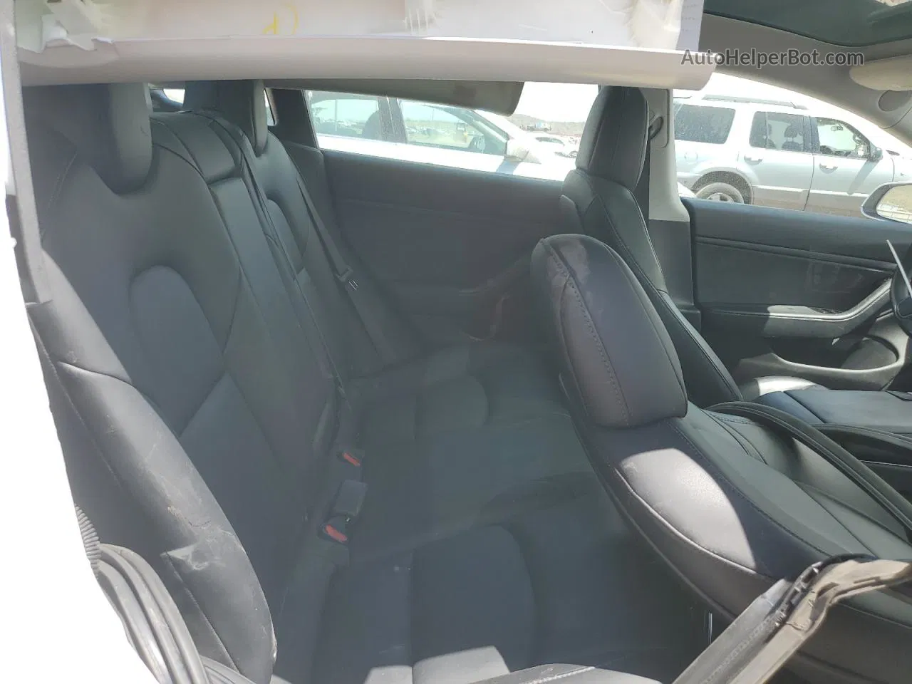 2019 Tesla Model 3  White vin: 5YJ3E1EB0KF512781