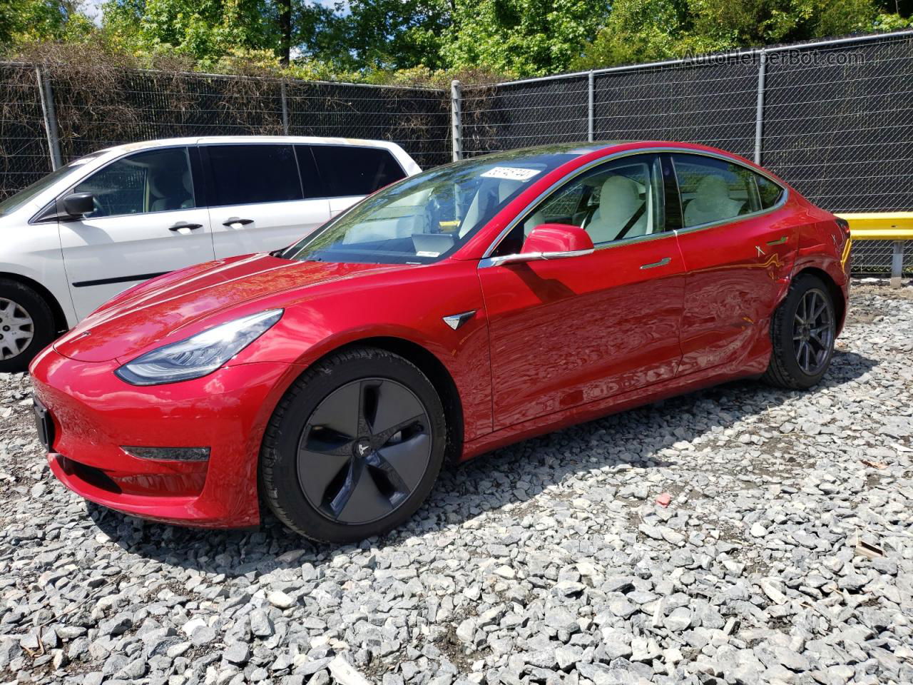 2018 Tesla Model 3  Красный vin: 5YJ3E1EB1JF096352