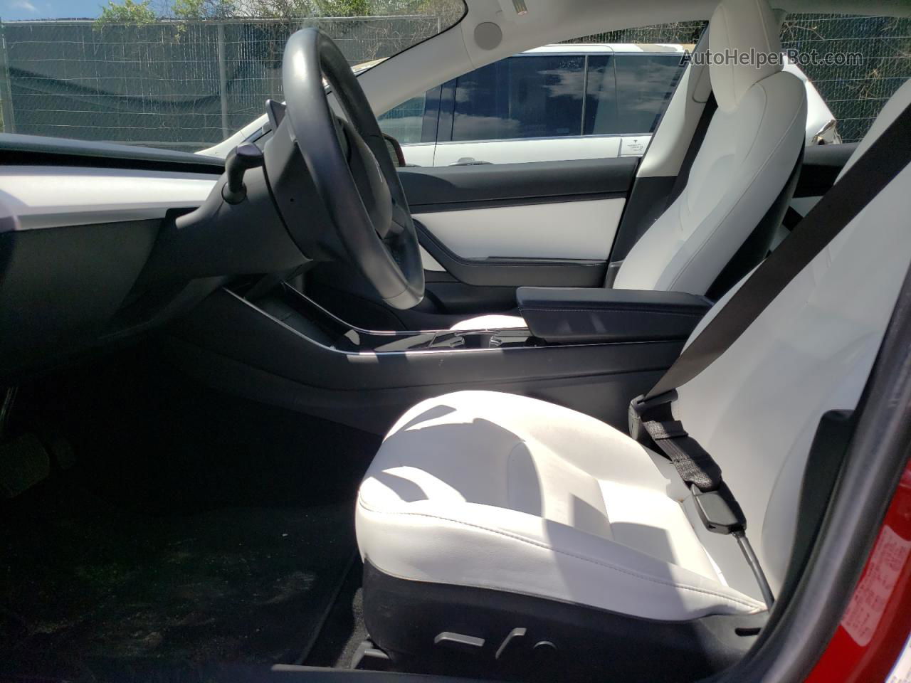 2018 Tesla Model 3  Красный vin: 5YJ3E1EB1JF096352