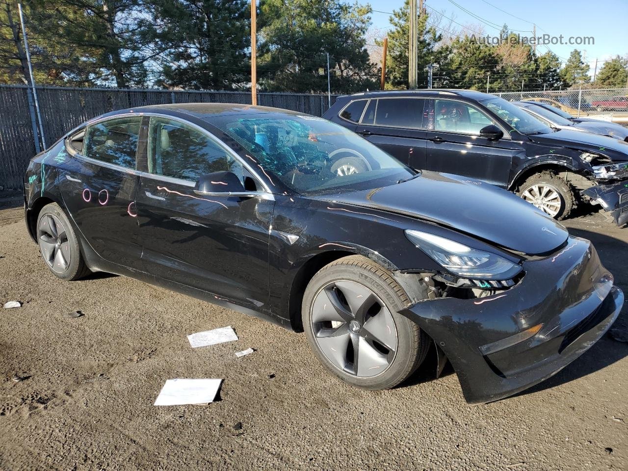 2018 Tesla Model 3  Черный vin: 5YJ3E1EB1JF118673