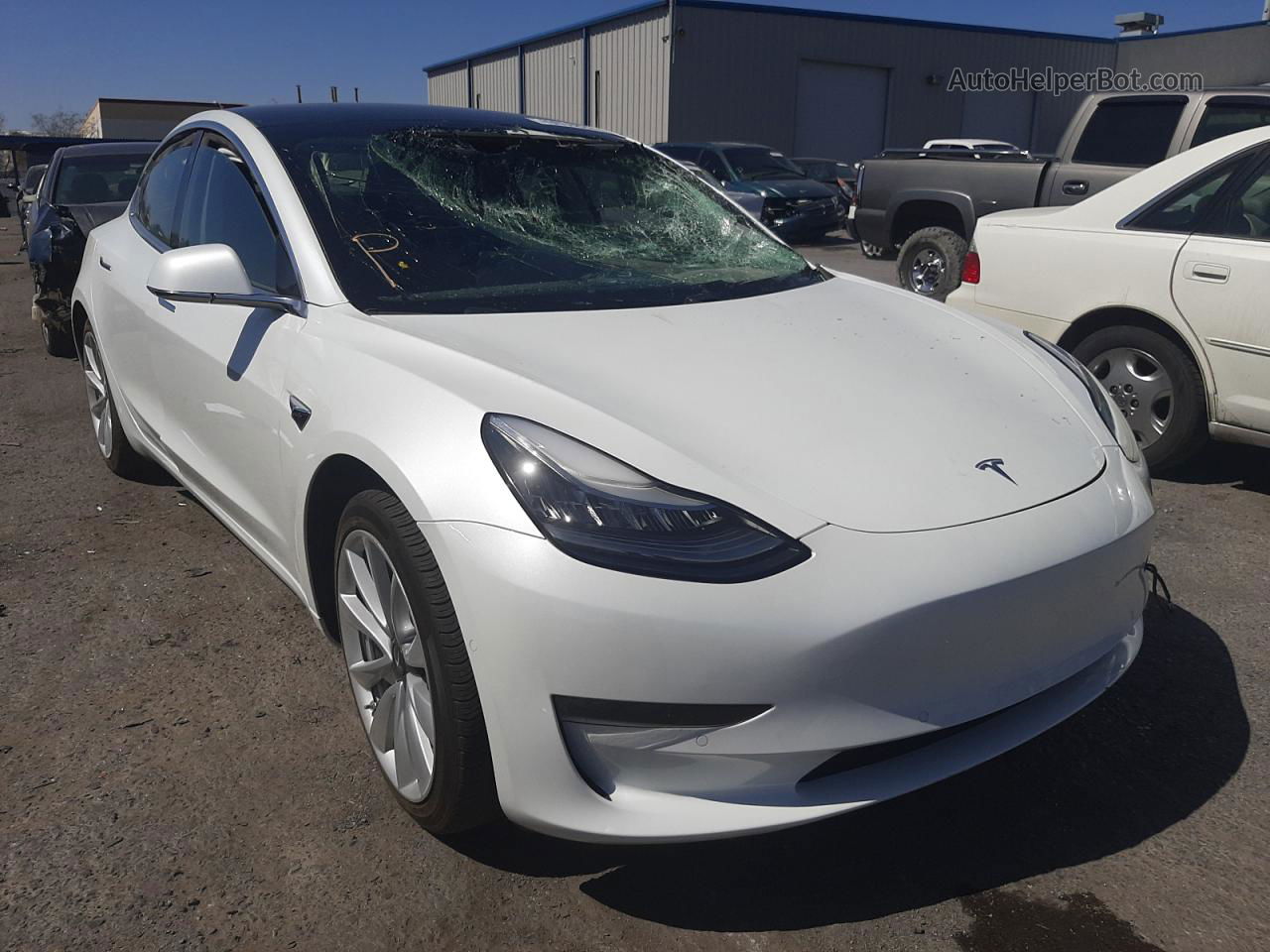 2019 Tesla Model 3  White vin: 5YJ3E1EB1KF365113