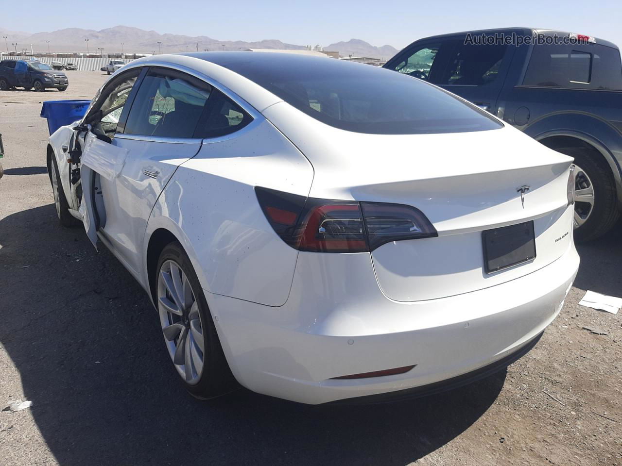 2019 Tesla Model 3  White vin: 5YJ3E1EB1KF365113