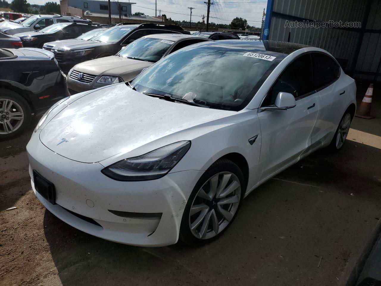 2019 Tesla Model 3  White vin: 5YJ3E1EB1KF454678