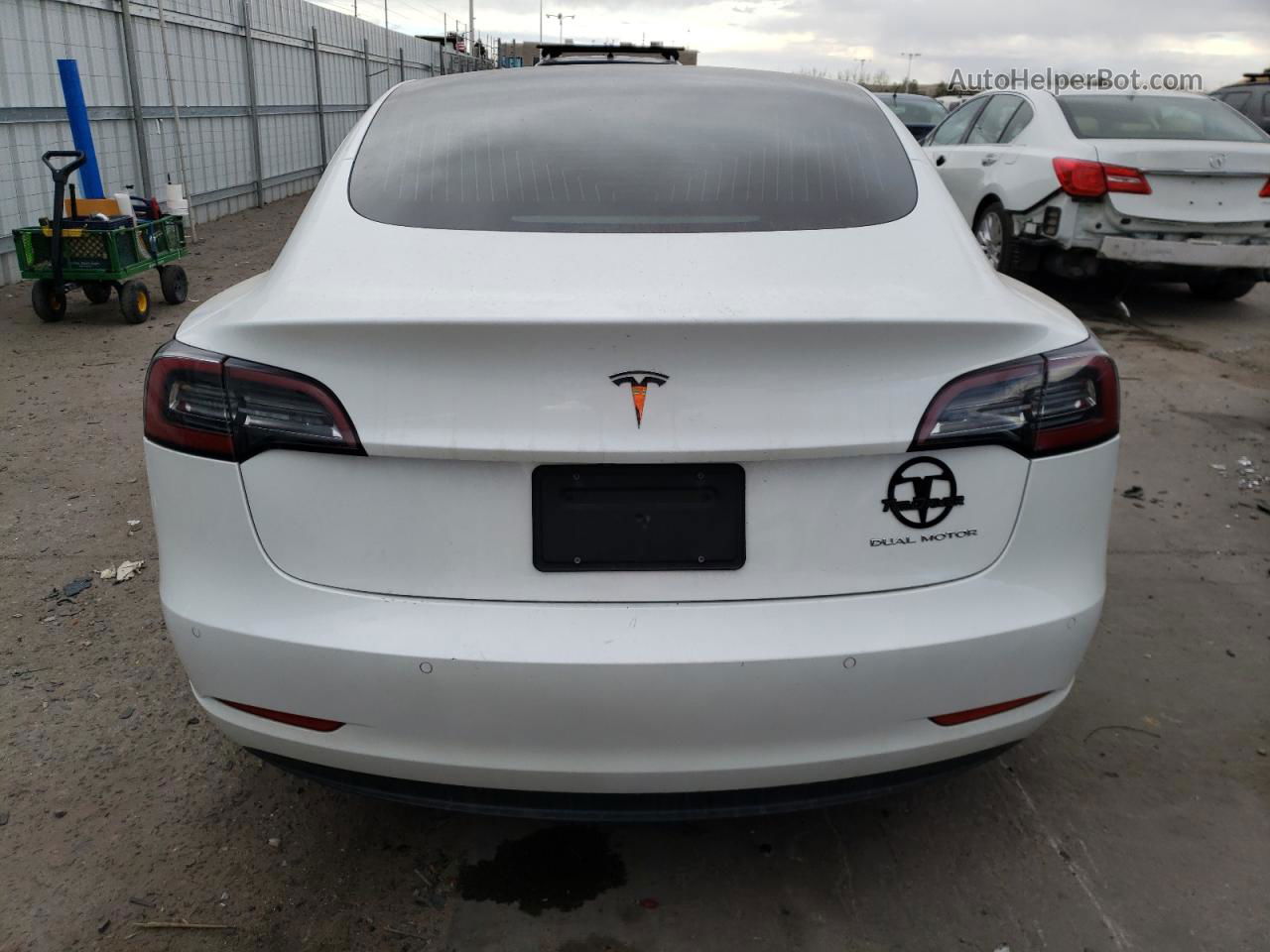 2020 Tesla Model 3  Белый vin: 5YJ3E1EB1LF622725