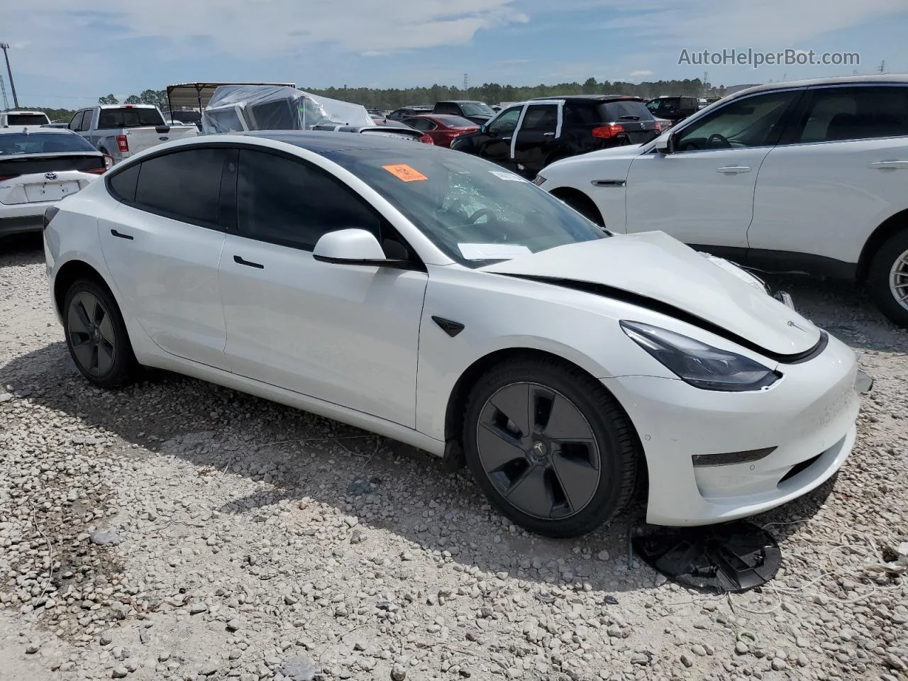 2022 Tesla Model 3  White vin: 5YJ3E1EB1NF106450