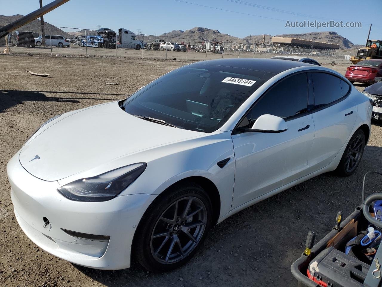 2022 Tesla Model 3  White vin: 5YJ3E1EB1NF367027
