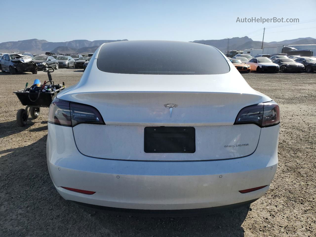 2022 Tesla Model 3  White vin: 5YJ3E1EB1NF367027