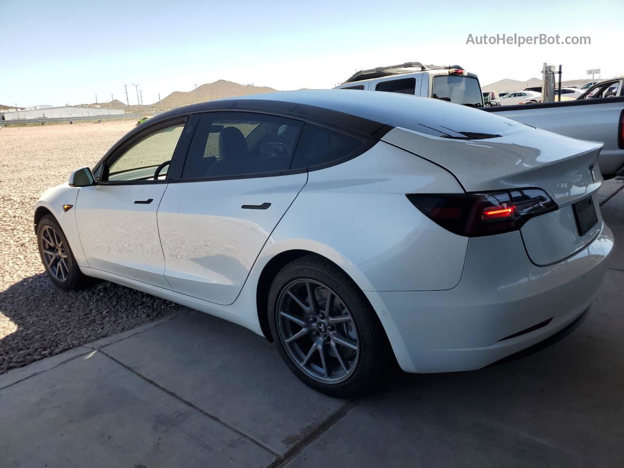 2019 Tesla Model 3  White vin: 5YJ3E1EB2KF494719