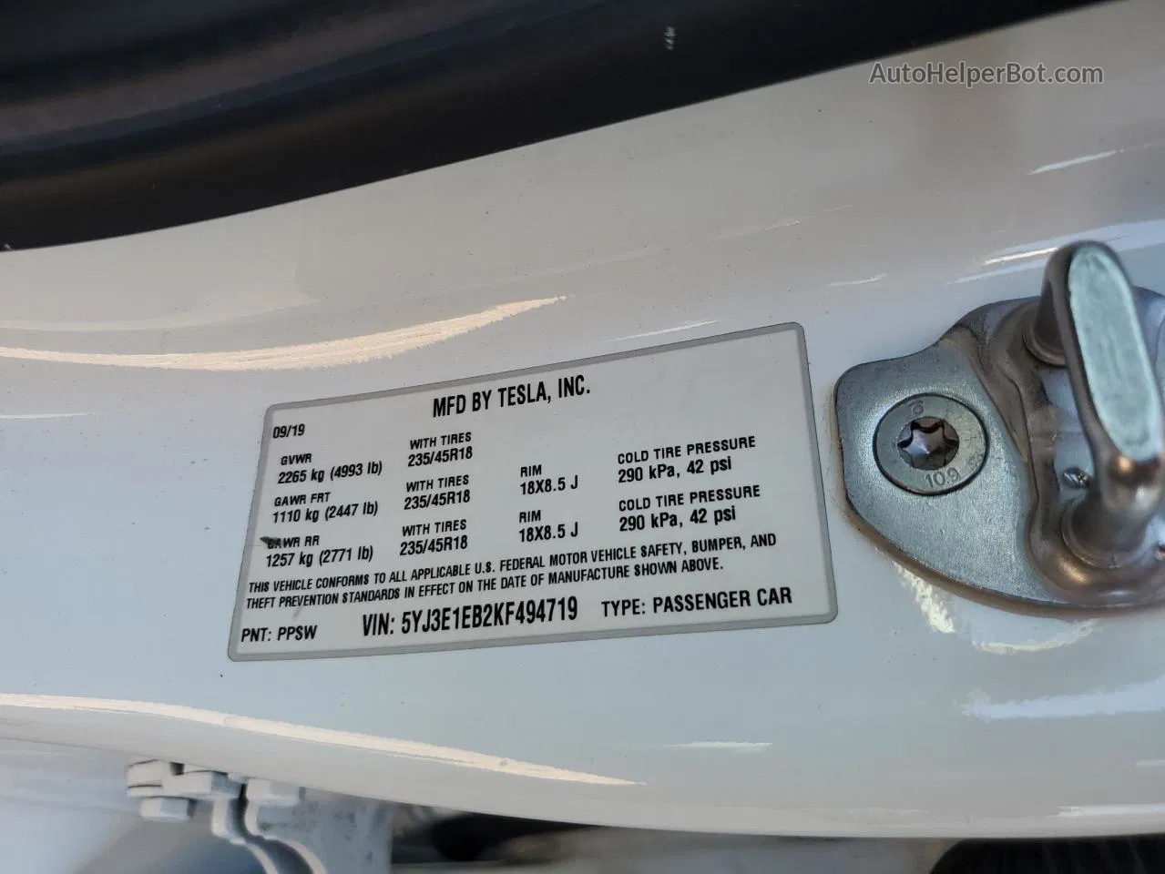 2019 Tesla Model 3  White vin: 5YJ3E1EB2KF494719